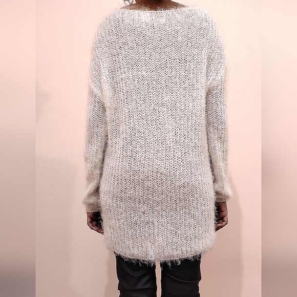 💜White Sweater - Picture 2 of 7